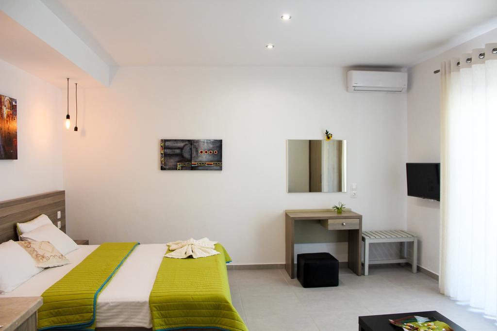 Mariza'S Guest House Скиатос Экстерьер фото