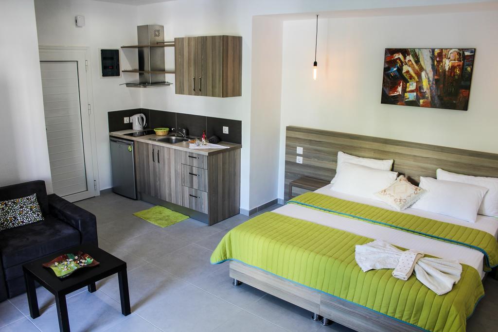 Mariza'S Guest House Скиатос Экстерьер фото